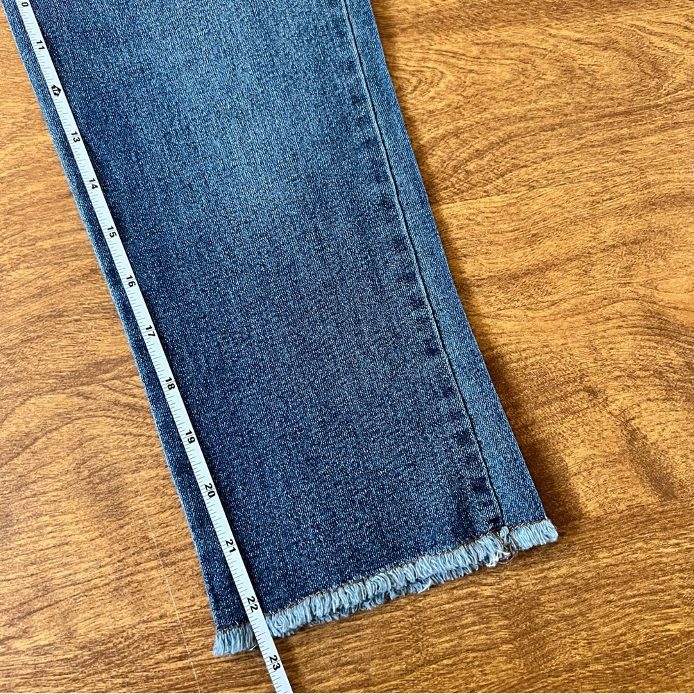 EPIC THREADS NWT Med Wash ButtonFly Stretchable Crop Denim Jeans Kids size 12 - Picture 11 of 12